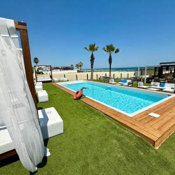 Hotel La Pergola, hotel v destinaci Alba Adriatica