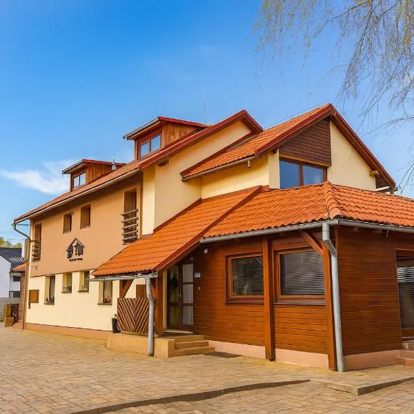 Troika Penzión, hotel in Pavčina Lehota