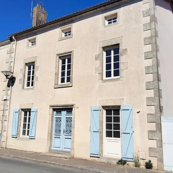 Gîte de l'Église de la Pommeraie: La Pommeraie-sur-Sèvre şehrinde bir otel