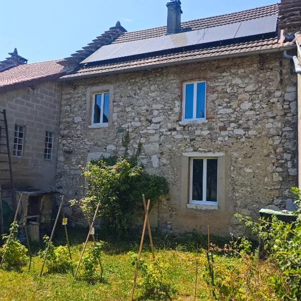 Maison 36, hotel a Peyrieu