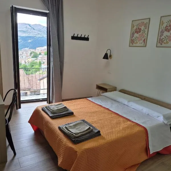 B&B La Casetta di Cecè, מלון בצ'לנו