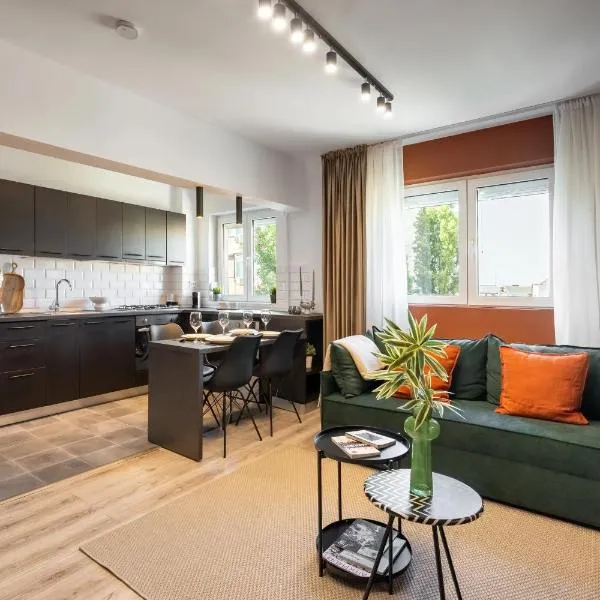 Artful & Light-Filled 2BR on Calea Victoriei - Prime Central Spot, hotel din București