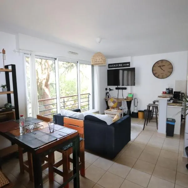 Appartement cosy jardin des plantes avec parking, hôtel à Nantes