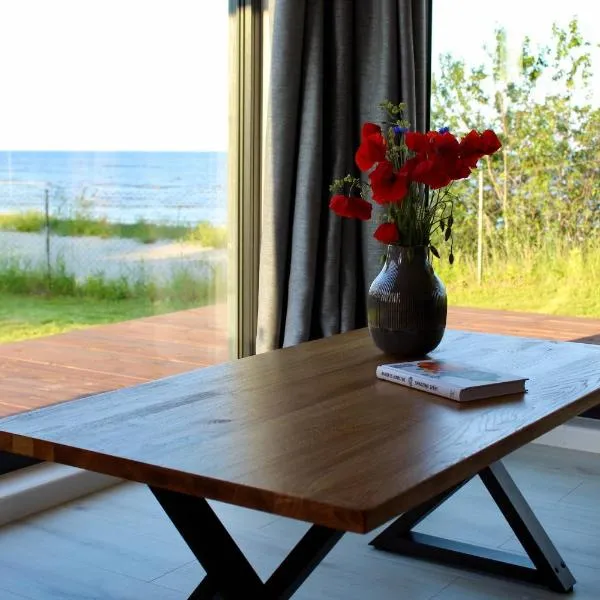 Ausma - Peaceful Seaside Design Cabin、エングレのホテル