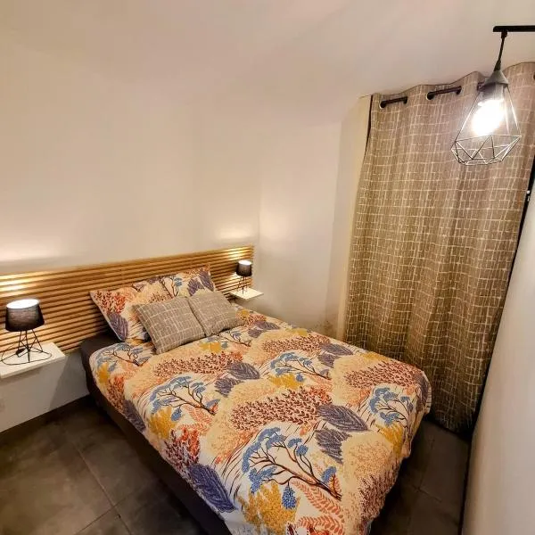 Entre Terre et Mer, logement cosy, hotel in Poussan