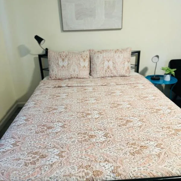 Kope Hale Coffee Farm Private Studio near Volcano Park، فندق في Pahoa