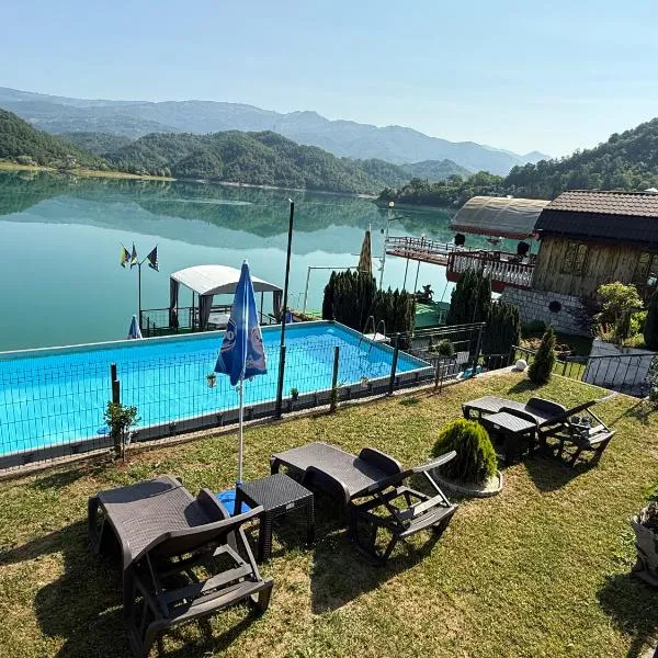 'Miris Ljeta' Cozy Lakefront Holiday Home, hotel v destinaci Jablanica