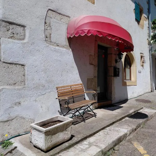 Gite des Pavés à Peseux, hotel in Neuchâtel