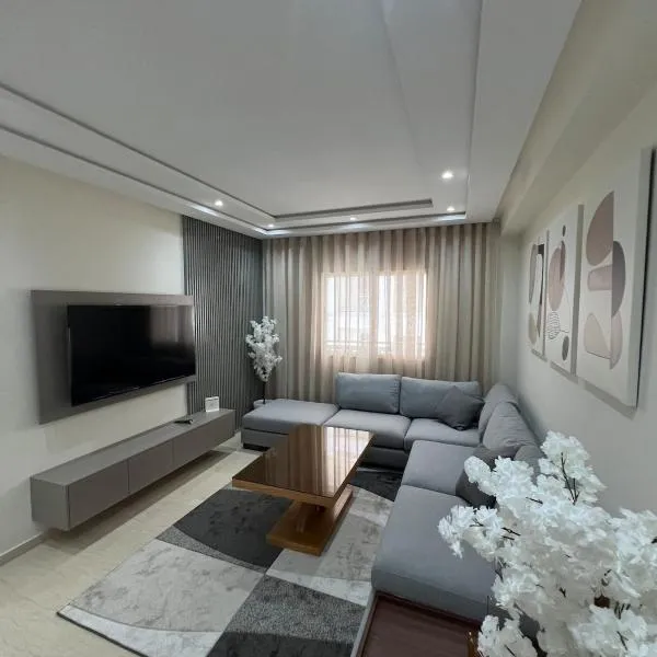 Elegant and comfortable apartment in Tangier, Luxury 3BR, AC, Bright Stay, hotel in Tangier