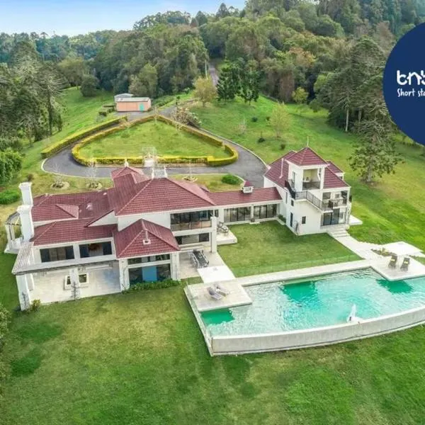 Maleny Chateau Pool Country Experience, Creek, Gym，位于Balmoral Ridge的酒店