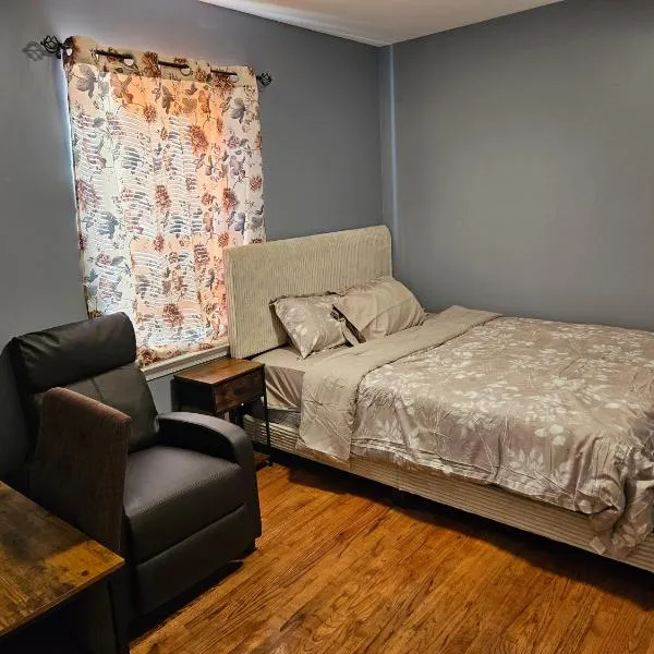 Log Comfort 3, hotel in Irvington