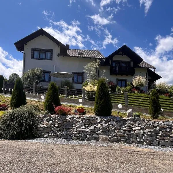 Casa de pe Deal, ξενοδοχείο σε Sadova