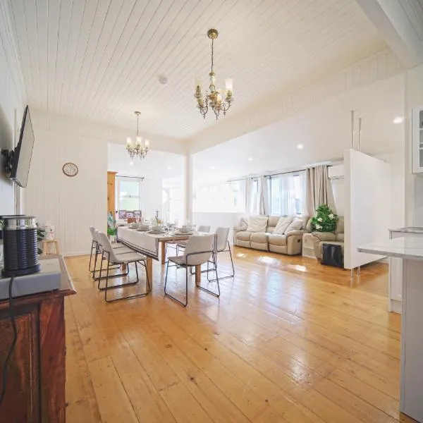 4BR Queenslander - Walk to PA Hospital - Near Gabba, hôtel à Brisbane