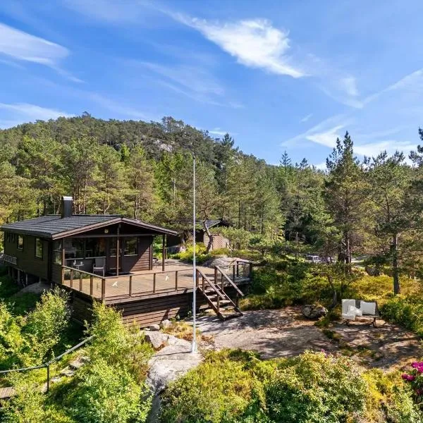 Chill House 15 min from Preikestolen, hotel in Strand
