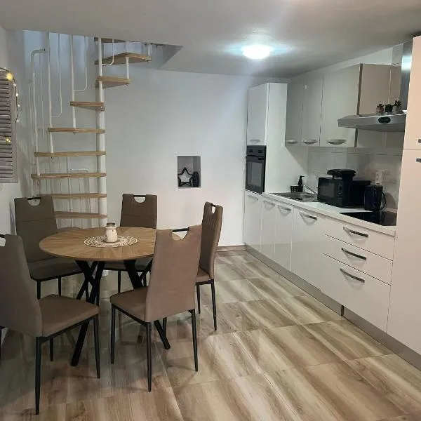 Apartman Marina Vrsi, hotel in Vrsi