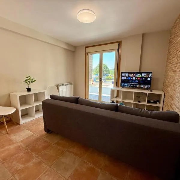 Apartamento con capacidad para 4 personas, hotel in Salvatierra de Miño