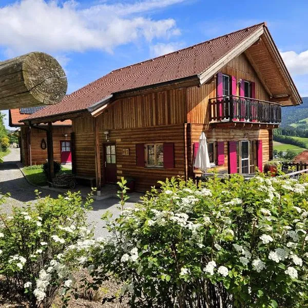 Ferienhaus in ruhiger Lage - 3 Schlafzimmer- große Terrasse, hotel in Pöllauberg
