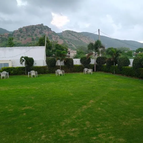 Sariska Celebration Hotel & Resort, hotel di Alwar