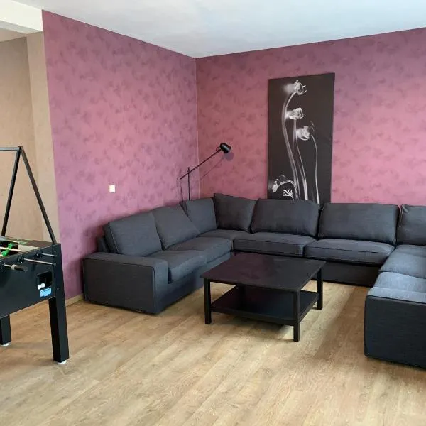 5-bedroom house with garden, hotell i Lille