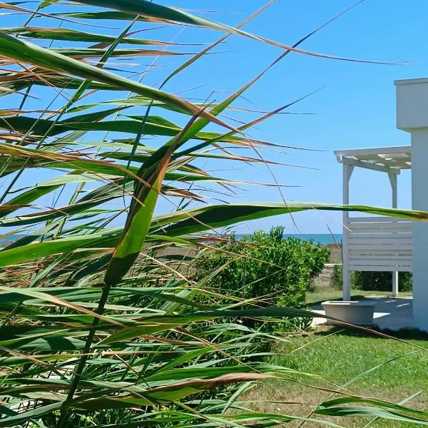 Spiaggiabella Resort, hotel v destinaci Torre Rinalda