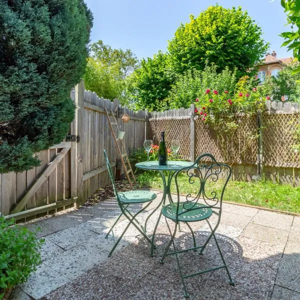 Le Petit Clos - Jardin privatif - Proche du centre, ξενοδοχείο στο Τρουά