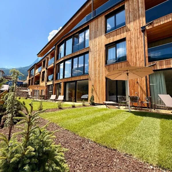 Lärchenlodge SkySpa and Rooftop Pool inklusive Stubai SuperCard, hotel v destinaci Fulpmes