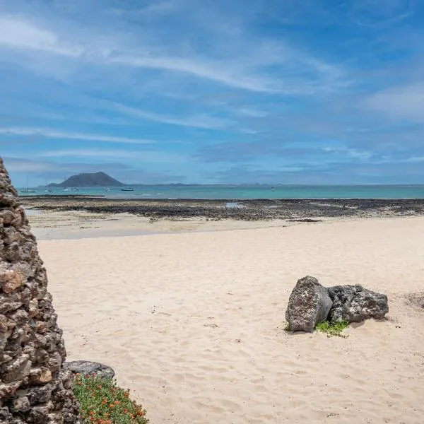 "Sun up" by Corralejobeach Apartments, hotel in Corralejo