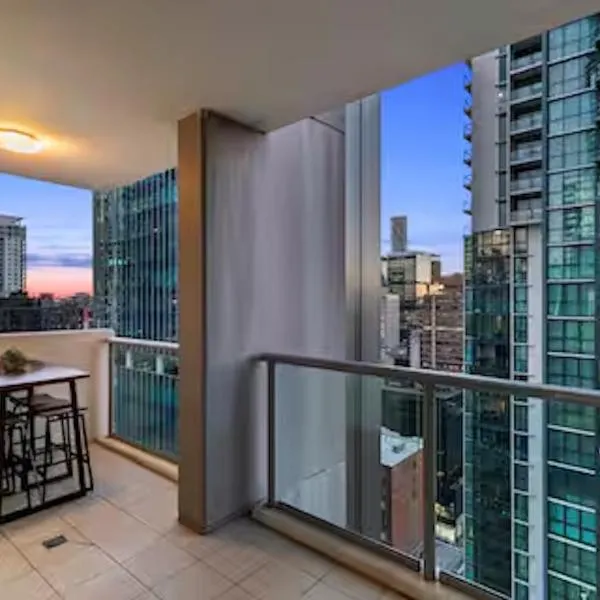 Elevate Brisbane City - Views, Pool, Sauna & Gym, Hotel in Brisbane