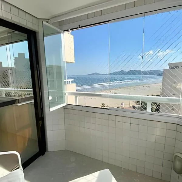 SHB - Apê incrível (pé na areia) no Gonzaga, hotel in Santos