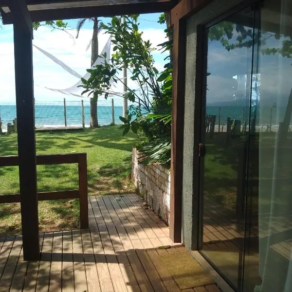 Casa em Canasvieiras - Beira mar, hotel in Florianópolis