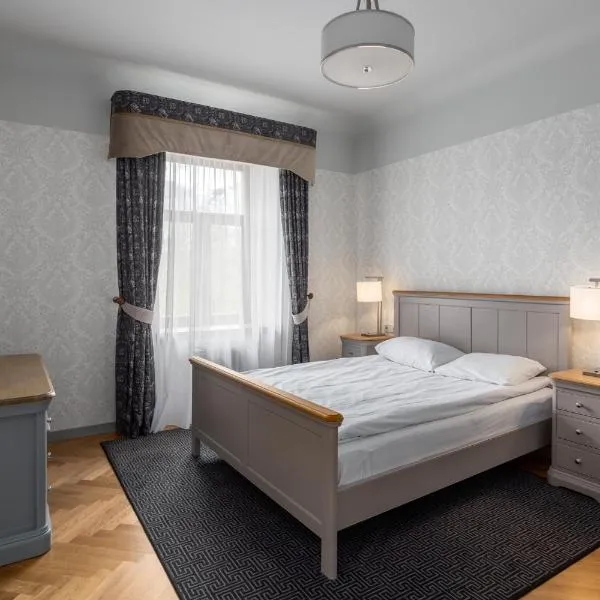 Roze Republikas Apartments, hotel in Liepāja