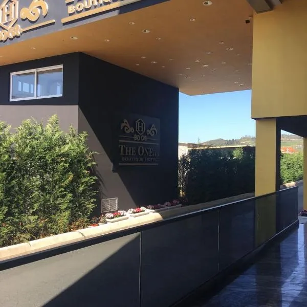 The One Boutique Hotel, hotel in Muçaj