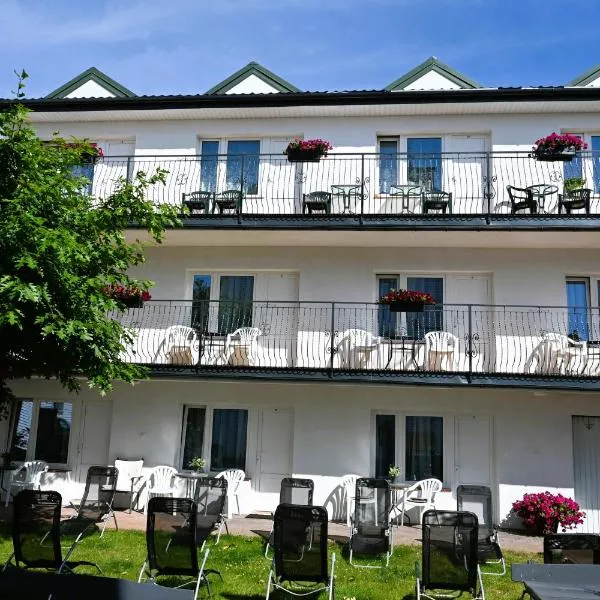 NT Holiday Budget, hotel a Dźwirzyno