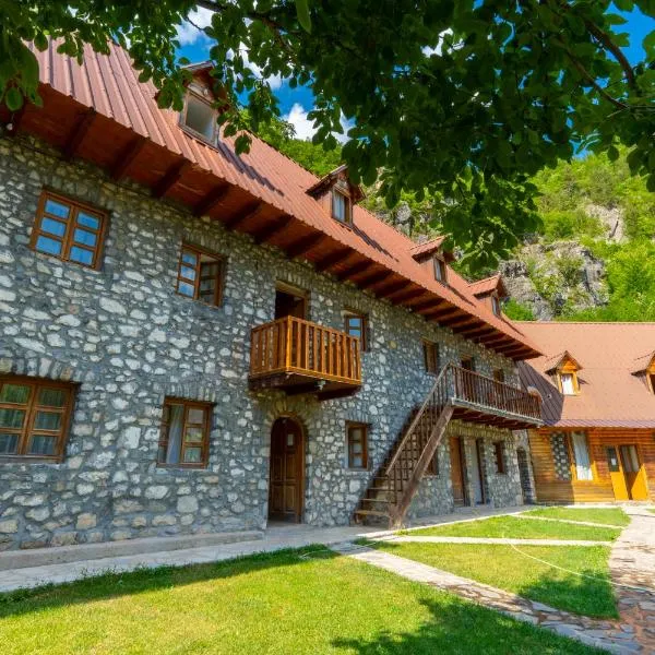 Bujtina Berishta Theth, hotel in Theth