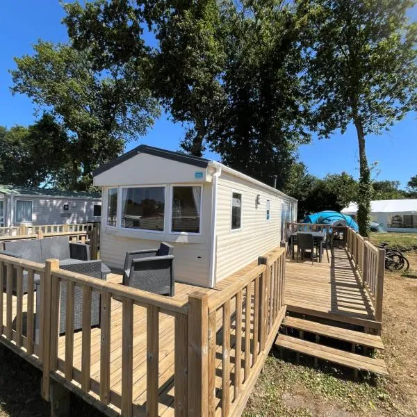 Charmant Mobil-home 3 chambres de Valérie et Hermann Camping 4 étoiles, hotel di Clohars-Carnoët