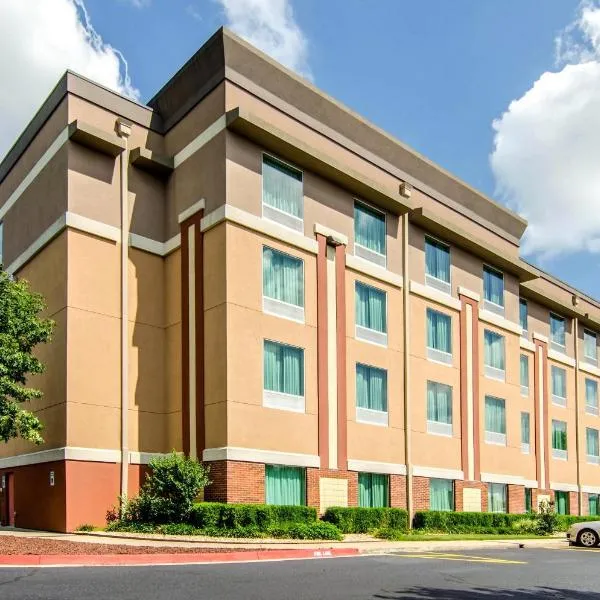 Comfort Suites Bentonville - Rogers, hotel v destinaci Bentonville