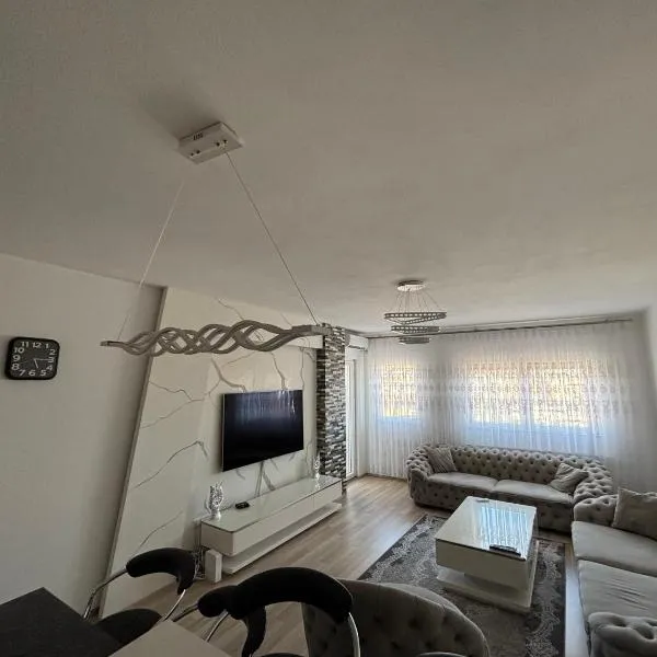 Nära allt!, hotel in Mitrovicë
