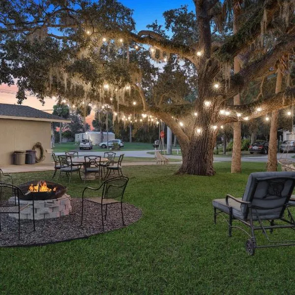 Nature Coast Getaway #2 - Comfy 2 Bedroom, hotel in Homosassa
