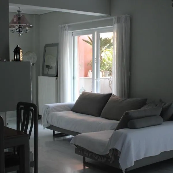 Grey Stones & Balcony, hotel di Patra