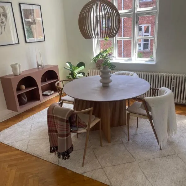 Central lejlighed med udsigt til parken, hotel v destinaci Odense