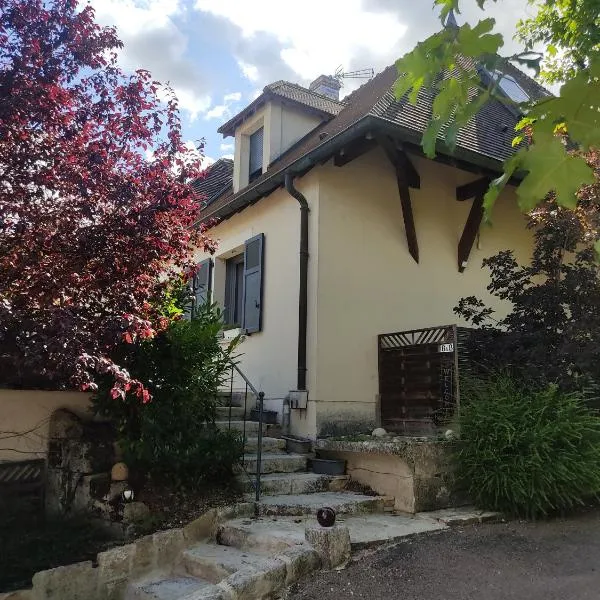 Au P'tit Versailles, hotel v destinaci Chatillon-sur-Seine