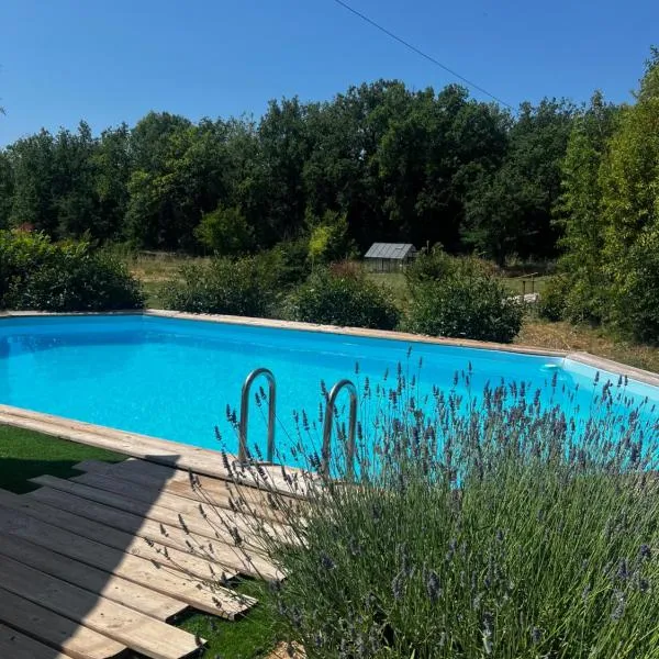 Mas des Lavandes avec vue & Piscine en Provence, 15 min des gorges du Verdon VAR, hotel in Tavernes