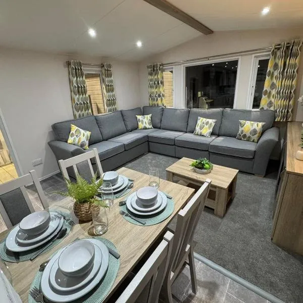 Arranview Lochside Pods & Lodges all with private Hot-tubs, hotel v destinaci Fenwick