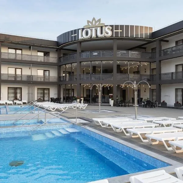 Lotus & Spa โรงแรมในโซโลทวีโน