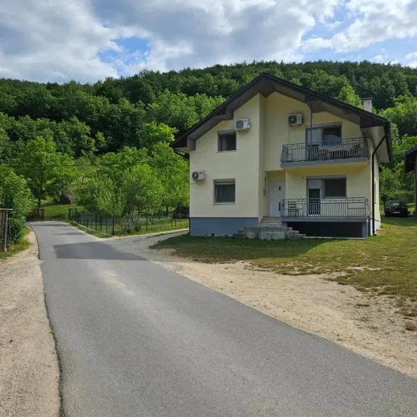 Omar & Una Apartmani, hôtel à Bihać