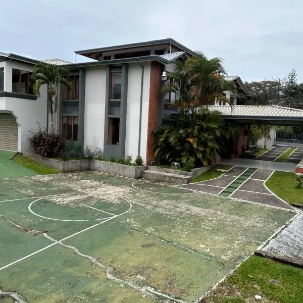 Casa Familiar la Tortuga, hotell sihtkohas Heredia