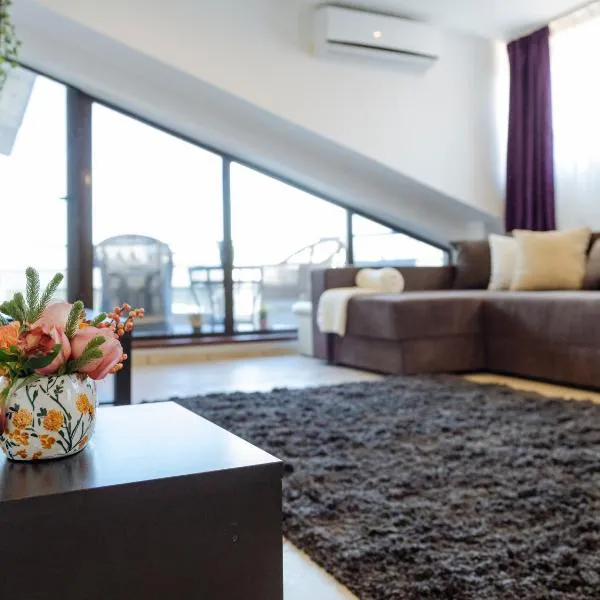 Amazing City Views - Charming Penthouse & Aparment, hotel din București
