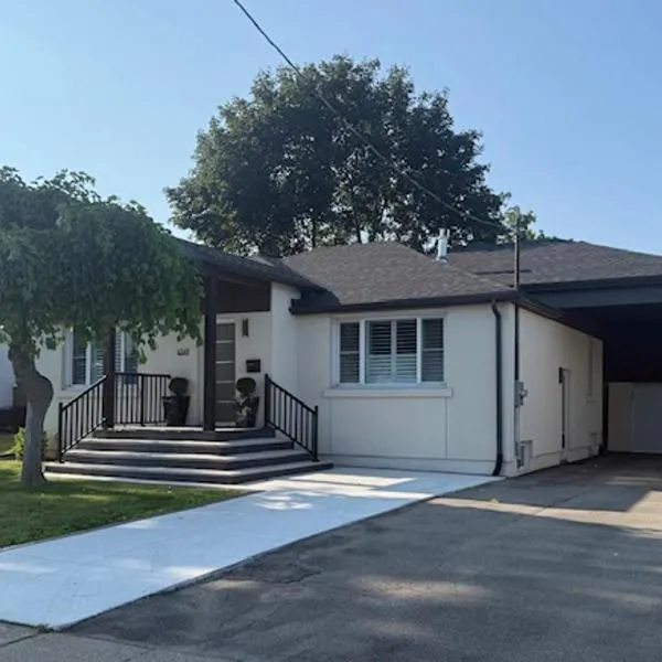 Aura Apartment Unit 2 Niagara Falls Self Check-in, Wifi and 1 Parking free, hotel v destinaci Niagara Falls
