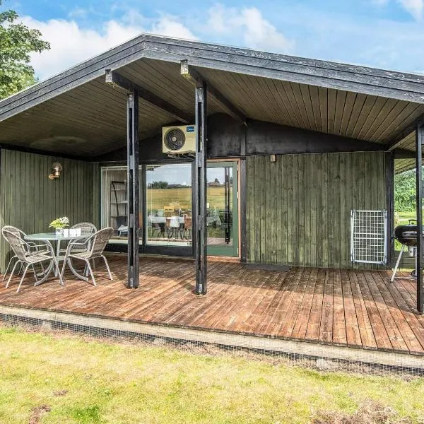 6 person holiday home in Juelsminde, hotell i Juelsminde