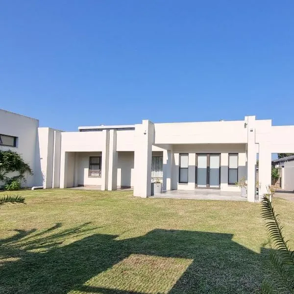 8 Ladyfish Nook, hotel in Richards Bay